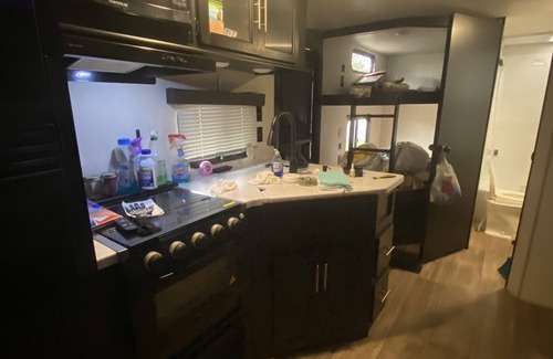 Longview RV Rental | Cozy Camping experience in a home away from home. Pet friendly. Non smoking.
