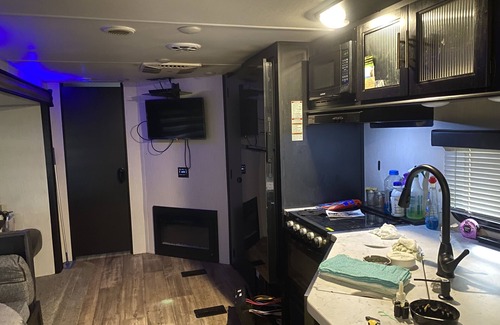 Longview RV Rental | Cozy Camping experience in a home away from home. Pet friendly. Non smoking.
