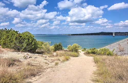 Canyon Lake Apartment | Cozy Canyon Lake Cottage 1 Mi to Guadalupe River!