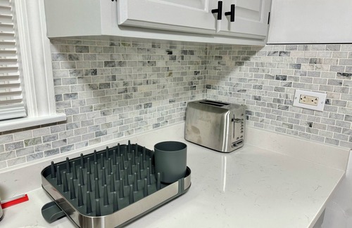 Lincolnwood House | Cozy cape cod - Feels like home Skokie with WiFi and AC