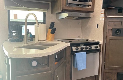 Tallahassee House | Cozy Caravan near Capitol/FSU/FAMU with AC and WiFi in Charming Tallahassee