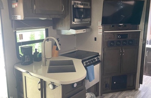 Tallahassee House | Cozy Caravan near Capitol/FSU/FAMU with AC and WiFi in Charming Tallahassee