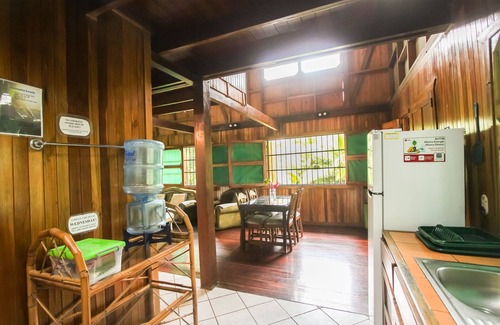 Puerto Viejo de Talamanca House | Cozy Caribbean Beachfront House (Pet & Kid Friendly)
