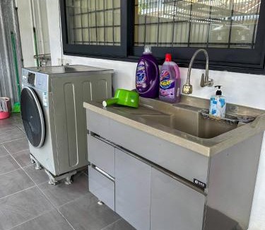 Kuching House | Cozy Casa Marbella Single Storey House