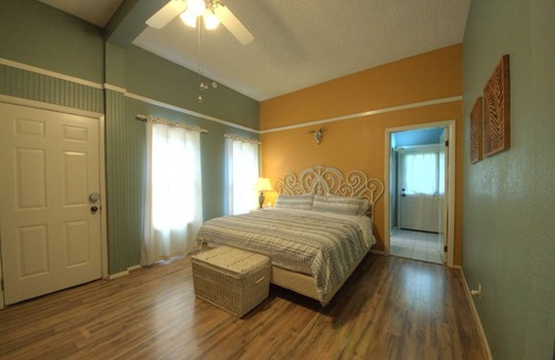 Harlingen House | Cozy Casita near downtown Harlingen!