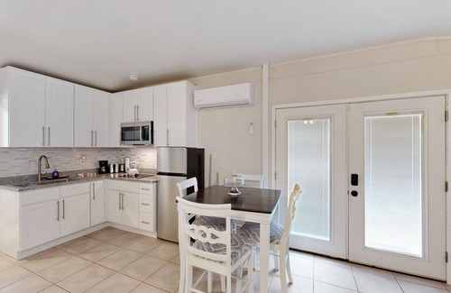 Casas Adobes House | Cozy Casita w/kitchen & A/C, private patio, BBQ grill, & fire pit