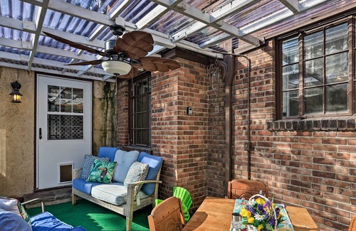 Ottawa House | 'Cozy Castle of Toledo' w/ Yard 1 Mi To University