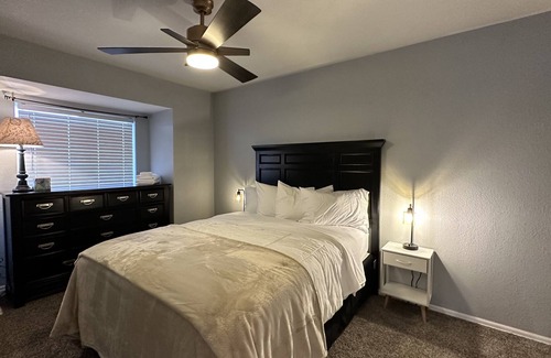 Casper Condo | COZY & CASUAL COUNTRY CONDO