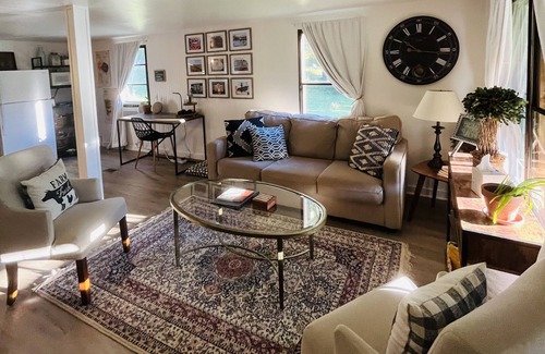 Saugerties Cabin | Cozy Catskills Cabin Pet-Friendly!