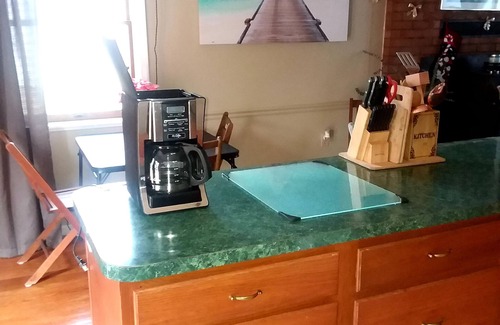 Calvert Beach-Long Beach House | Cozy Cedar Cottage-Beach Getaway