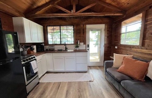 Hemphill Cabin | Cozy Cedar Waterfront Cabin 10 on Toledo Bend