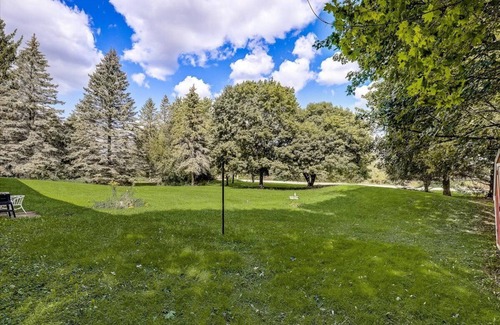 Cedarburg House | Cozy Cedarburg Country-Side House