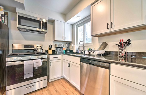 Center Line House | Cozy Center Line Home w/Fenced Yard & Office