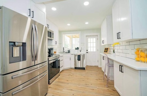 Downtown Baltimore House | Cozy Central 5Bed 2Ba Near Baltimore's Sports Hubs