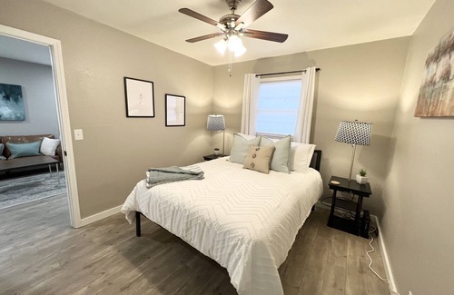 Wichita House | ⭐️Cozy Central Stay - Near Airport - Sleeps 2
