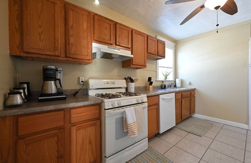 University City Apartment | Cozy Centrally Located Apartment Near all Major Attractionsn