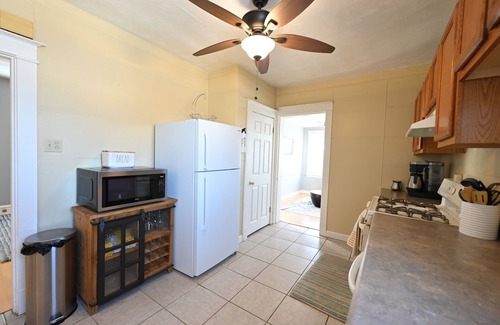 University City Apartment | Cozy Centrally Located Apartment Near all Major Attractionsn