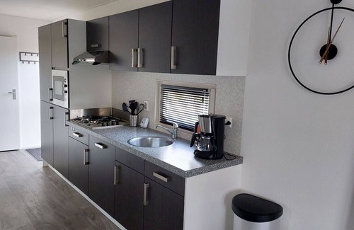 Velsen-Zuid Ski Chalet | Cozy chalet 25 km from Amsterdam
