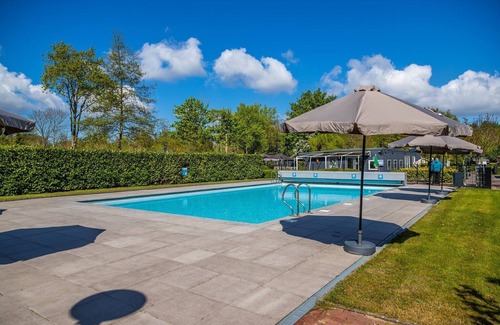 Velsen-Zuid Ski Chalet | Cozy chalet 25 km from Amsterdam