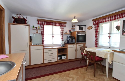 Bramberg am Wildkogel Ski Chalet | Cozy Chalet in Bramberg am Wildkogel with Sauna near Ski Lift