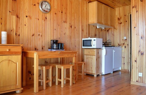 Les Angles House | Cozy chalet ground floor with balcony and 1 bedroom
