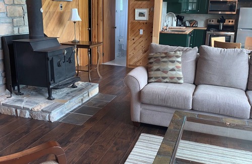 Amherst Cabin | Cozy Chalet Lac Brochet