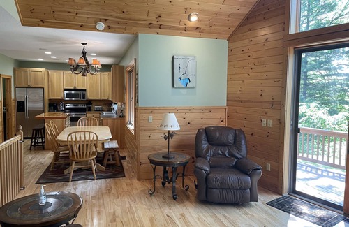 Siren House | Cozy Chalet Overlooking Yellow Lake, 10 Beds and Hot Tub <2 Hrs From The Cities