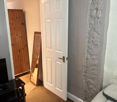 Amesbury House | Cozy Chamber and hall
