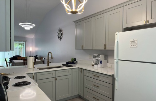 Lake Magdalene House | Cozy & Charming 3BR in Tampa