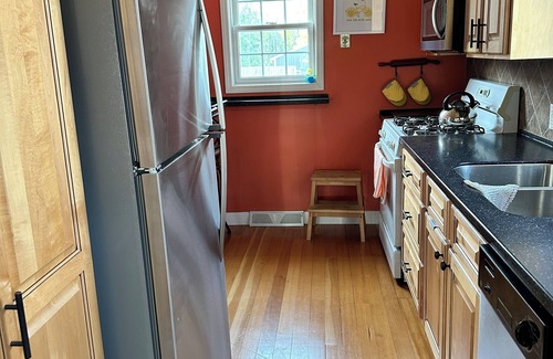 St Ignace House | Cozy, Charming, and Convenient to downtown area
