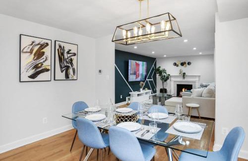 Waverly Hills House | Cozy & Charming Arlington Home- 5 mins Drive to DC