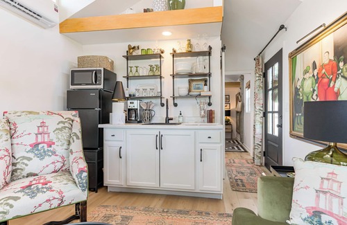 Bucyrus Cottage | Cozy & Charming Cottage in Bucyrus