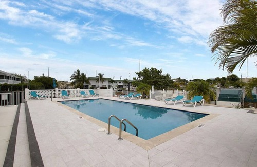 Marathon Condo | Cozy & Charming Waterfront Condo