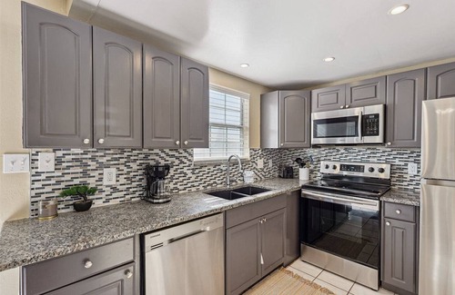 Cape Caneveral Beach Gardens House | Cozy Cherie Down Townhome - 5 Minute Walk to the Beach!