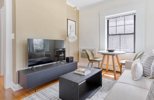 Chestnut Hill Apartment | Cozy Chestnut Hill 1BR, residential area, by Blueground