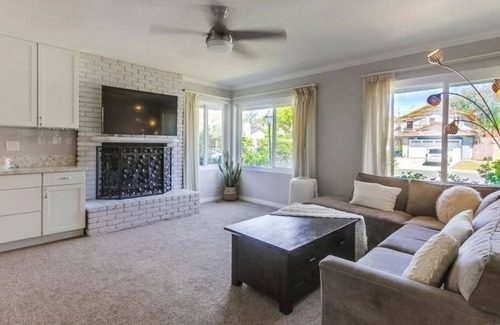 Poway House | Cozy, chic 2-bedroom house in the heart of Poway