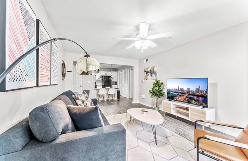 Pleasant Valley Apartment | Cozy Chic 2BR King Suite w Gym Pool Close to DT