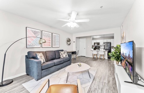 Pleasant Valley Apartment | Cozy Chic 2BR King Suite w Gym Pool Close to DT