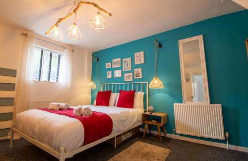 Babbacombe House | Cozy, Chic, Dairy Cottage near to Beach & Shops- Parking