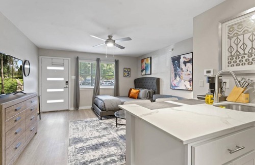 Allandale Apartment | Cozy Chic Studio Close to Downtown and Domain