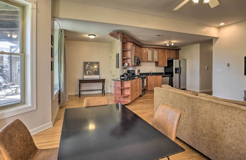 Woodlawn Condo | Cozy Chicago Condo: Close to Parks & Downtown