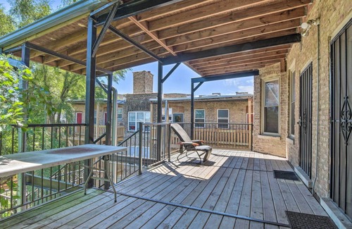 Woodlawn Condo | Cozy Chicago Condo: Close to Parks & Downtown