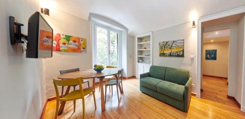 Historic Centre Apartment | Cozy City Escape - Stylish & Renovated