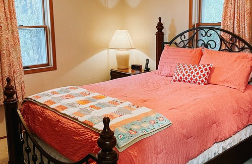 Malta House | Cozy, clean and comfortable 3 bedroom Craftsman in Malta!