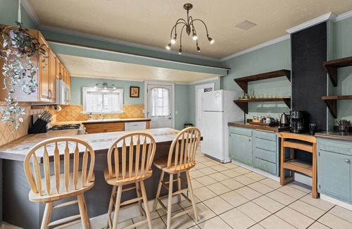 Sandpoint House | Cozy & Clean Home 2 blocks to Downtown, 3.5 mi. to base of Schweitzer!