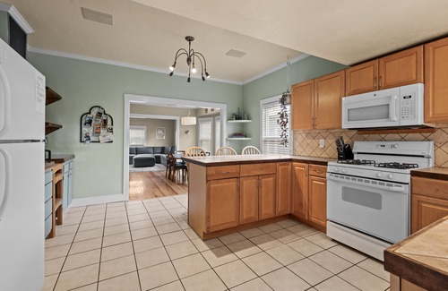 Sandpoint House | Cozy & Clean Home 2 blocks to Downtown, 3.5 mi. to base of Schweitzer!