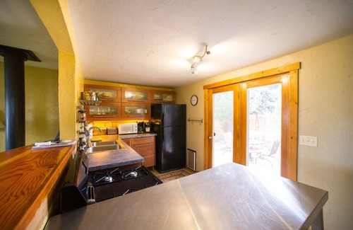 Salida House | Cozy & clean single family home, pet-friendly, large fenced yard, walk downtown