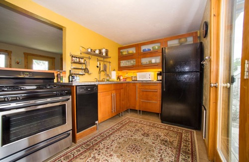 Salida House | Cozy & clean single family home, pet-friendly, large fenced yard, walk downtown