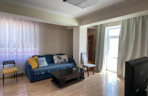 Sukhbaatar Apartment | Cozy, Close to Main Square, 2 separate room apt