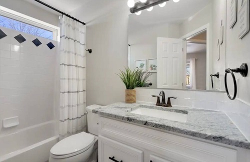 Mead House | Cozy CO Getaway-Hot Tub, Pool Table, Spacious!